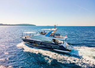 Azimut 60 Fly Genesis in Marina Kremik, Primosten