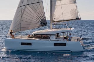 Lagoon 400 S2 - 4 + 2 cab. | Providence | Guadeloupe, La Marina Bas du Fort