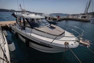 Merry Fisher 895 Offshore | Shearwater | Marina Kremik, Primosten