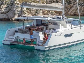 Fountaine Pajot Astrea 42 - 3 + 1 cab. | Bollinger | Olbia, Marina di Cugnana
