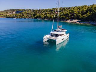 Lagoon 42 OW Find Us