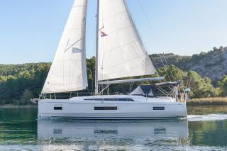 Oceanis 40.1 - 3 cab. | First Touch | ACI Marina Skradin