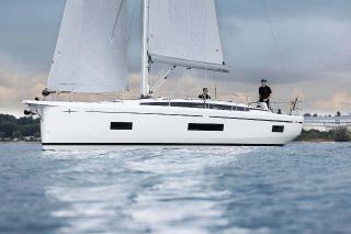Bavaria C46 - 4 cab. | Moonlark | Murter, ACI Marina Jezera