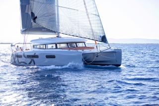 Excess 15 - 6 + 2 cab. | Issa | Marina Kastela