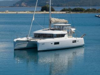 Lagoon 42 - 4 + 2 cab. | Lola | Lefkas main port