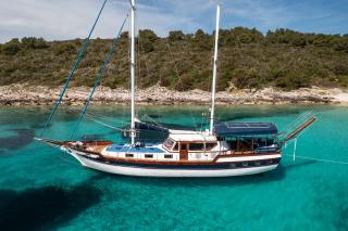 Gulet Hera in Split, West Coast (Zapadna obala)
