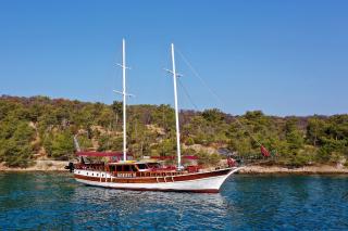 Gulet Tango in Marina Kastela