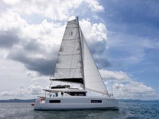Lagoon 43 - 4 + 1 cab. | Cloud Dancer 2 | Phuket, Ao Po Grand Marina