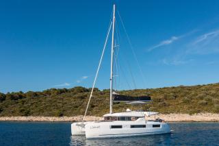 Lagoon 51 OW - 4 + 1 cab. | Catwalk | Marina Kastela