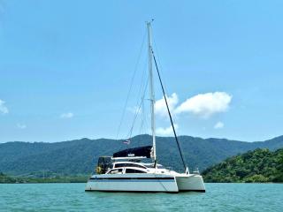 Island Spirit 38 Island Time
