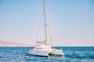 Lagoon 380 - 4 + 2 cab. | Bellevue | Lavrion, main port