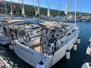 Sun Odyssey 380 Princess Tia