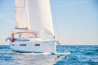 Sun Odyssey 410 - 3 cab. | Emotion | Lavrion, main port