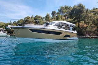 Sealine C390 | Tireless | Marina Kastela