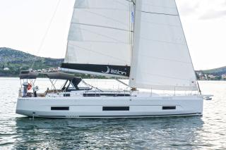 Dufour 470 First Secret