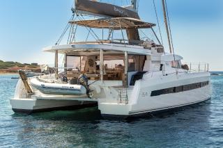 Bali 5.4 - 5 + 2 cab | License to Chill (crewed) | Athens, Alimos marina